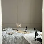 In A Luxury Real Estate In 公寓