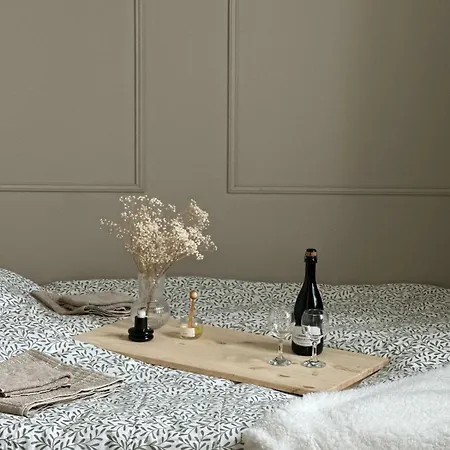 In A Luxury Real Estate In Appartement