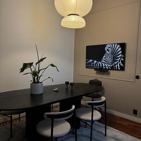 In A Luxury Real Estate In 아파트 바사